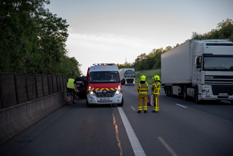 FAITS DIVERS accident A6 sance 1.jpg