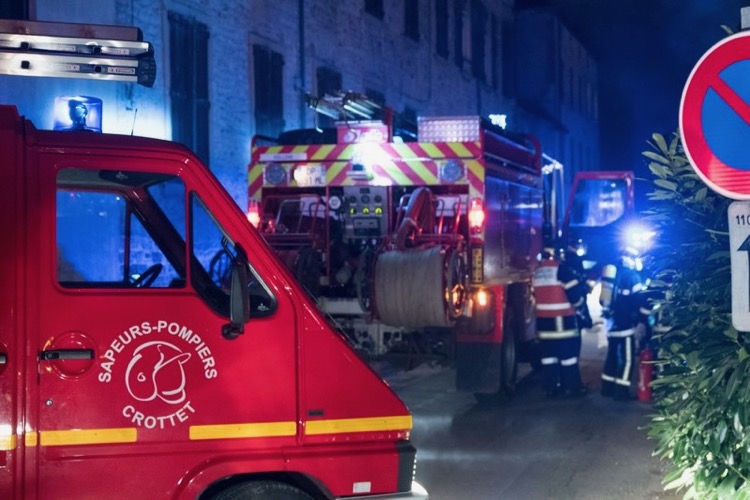 FEU CROTTET 1ERJAN - 4.jpg