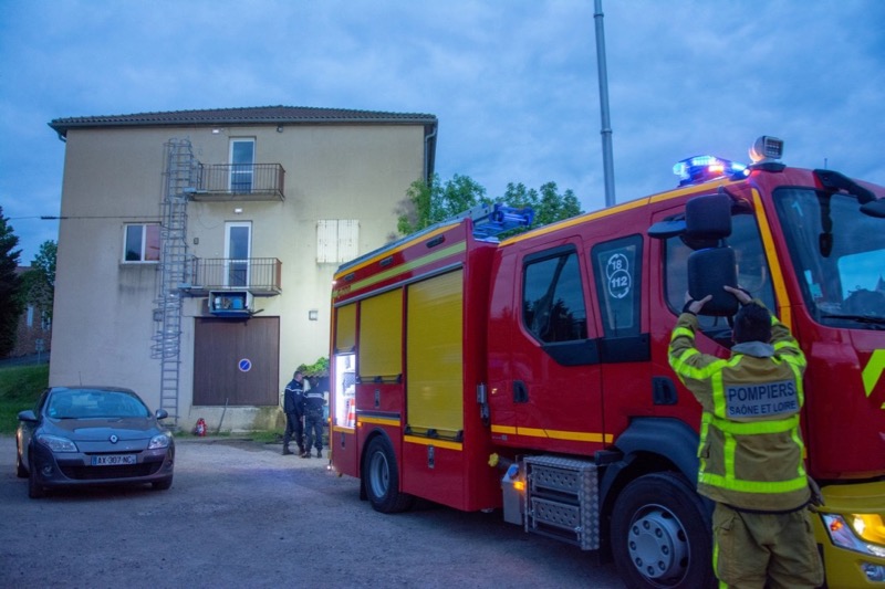 FEU DAVAYE AVRIL - 4.jpg