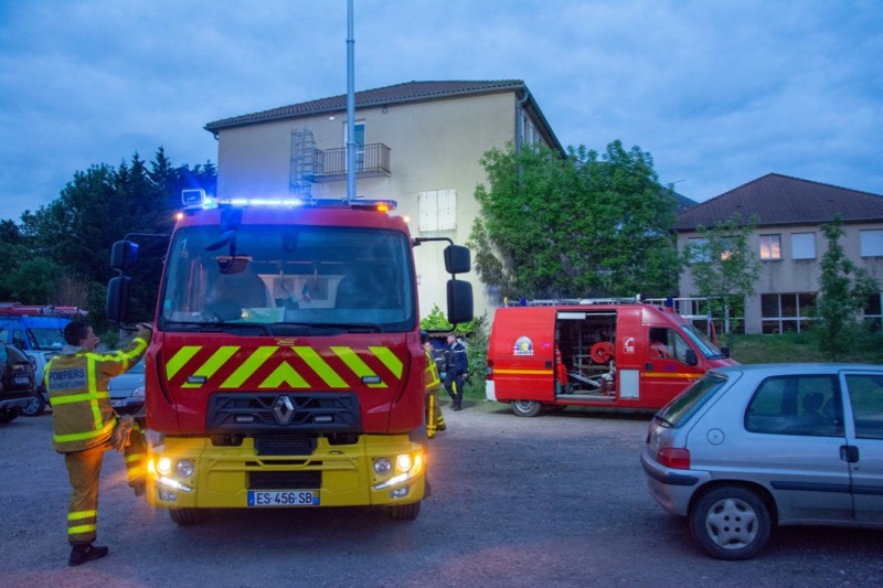 FEU DAVAYE AVRIL - 5.jpg